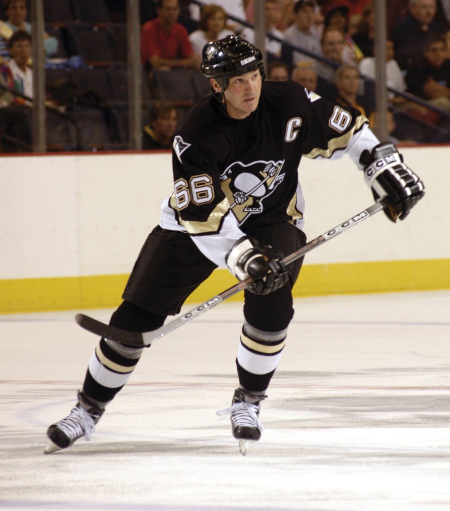 Happy 52nd birthday to Pittsburgh Penguins captain Mario Lemieux. 