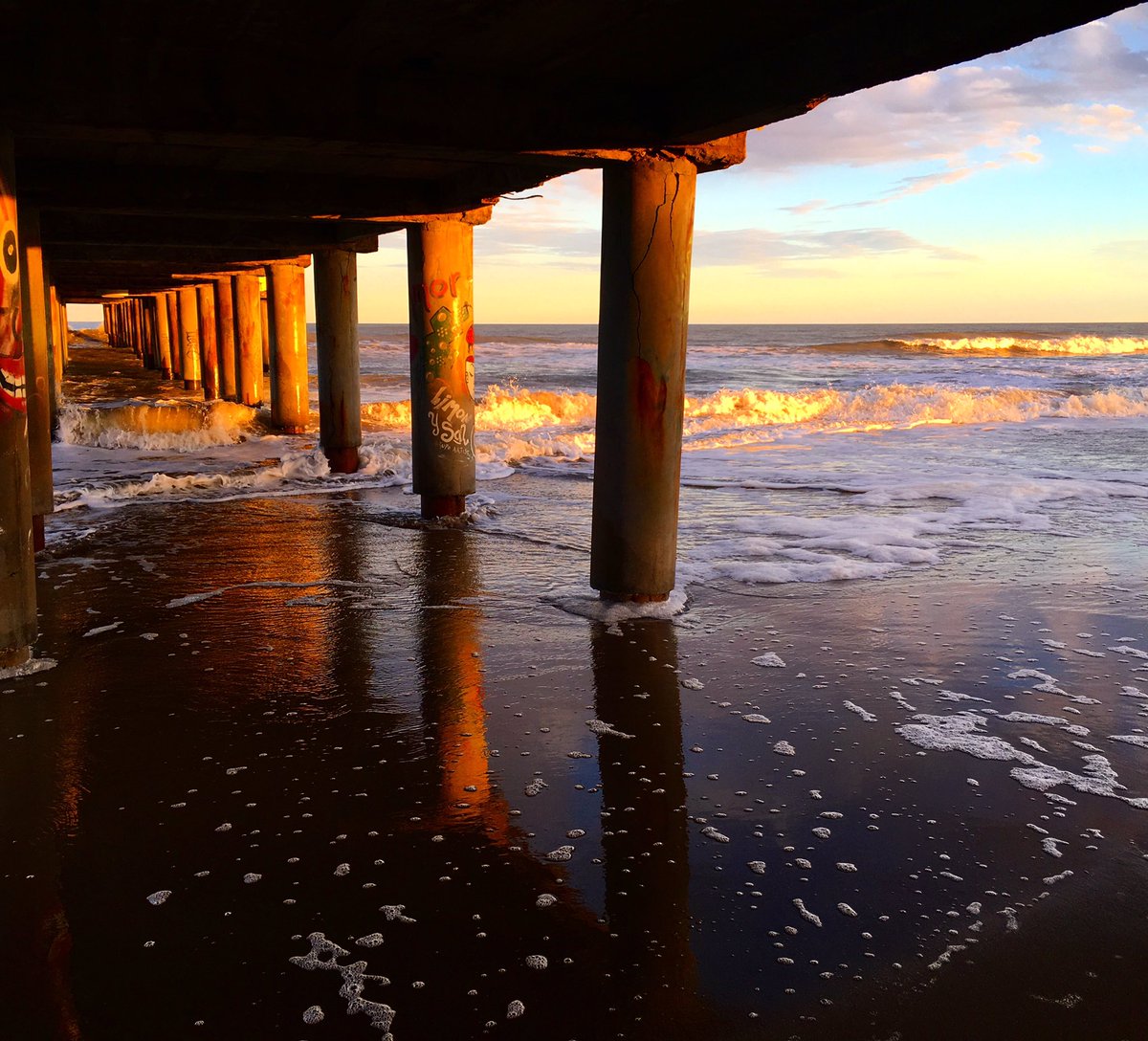 Atardecer en el muelle de los sueños