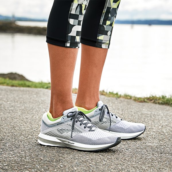 tafaus's tweet photo. Looking for a ride with maximum comfort and energy return? Introducing the Brooks Levitate, available in both Womens and Mens. https://t.co/3OB3nHB24r
