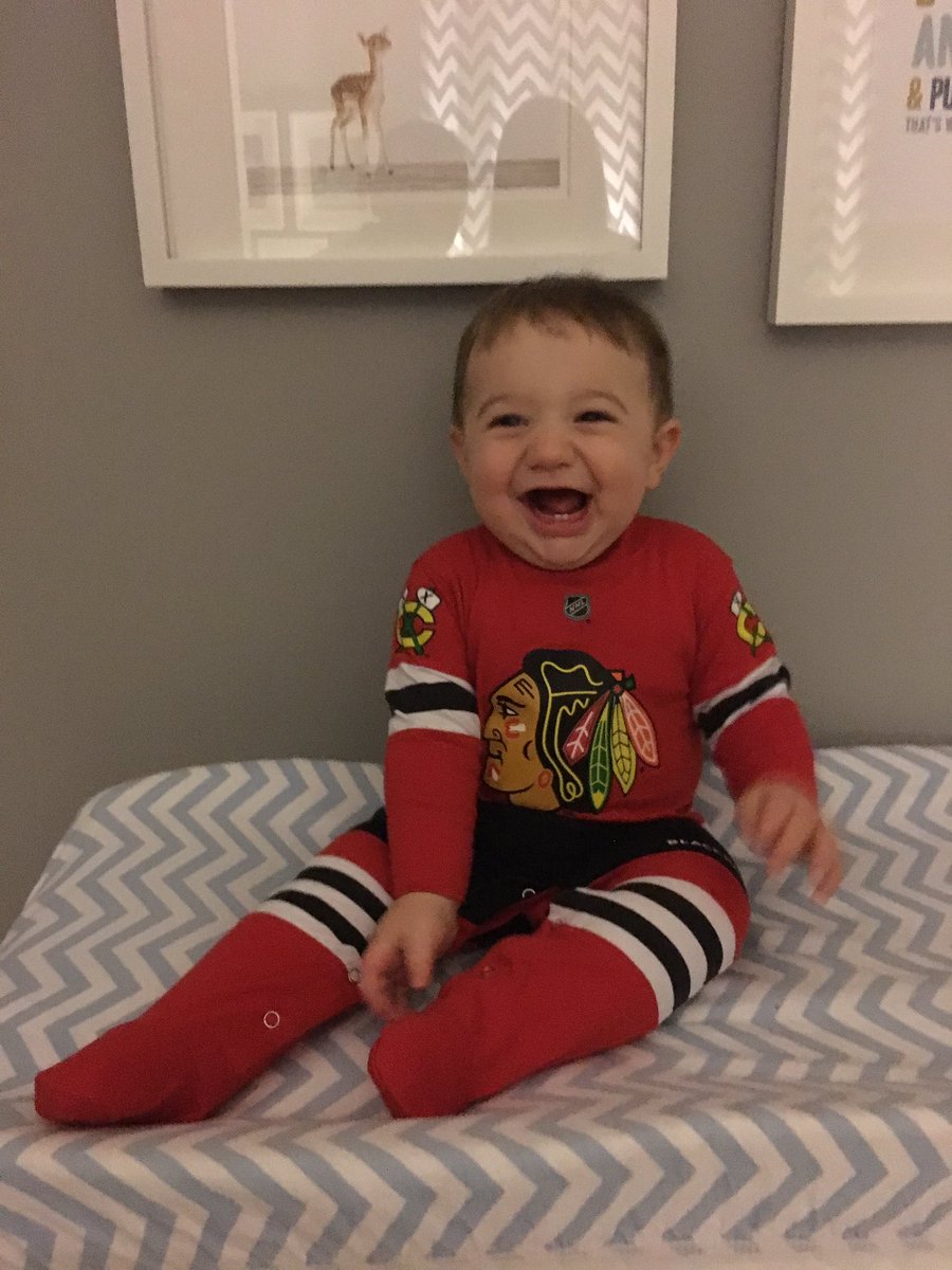 Lindsay_Bevi's tweet photo. Cheering from the crib tonight @NHLBlackhawks #blackhawks #onegoal @NHL https://t.co/km4ul9zJoZ