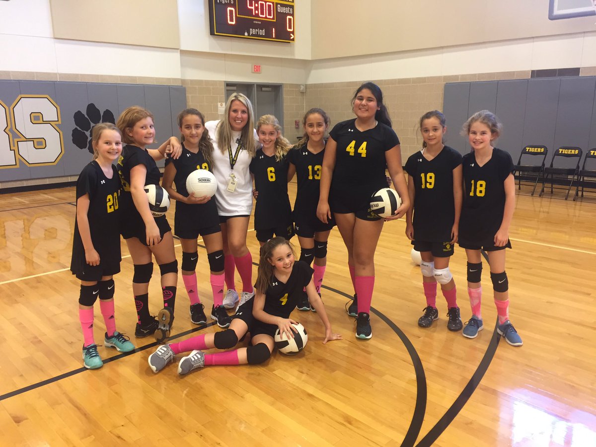 msangwyrick's tweet photo. What an amazing vball season! I loved coaching these 6th grade girls! #GoTigers🐯 https://t.co/FJvVm8mxO5