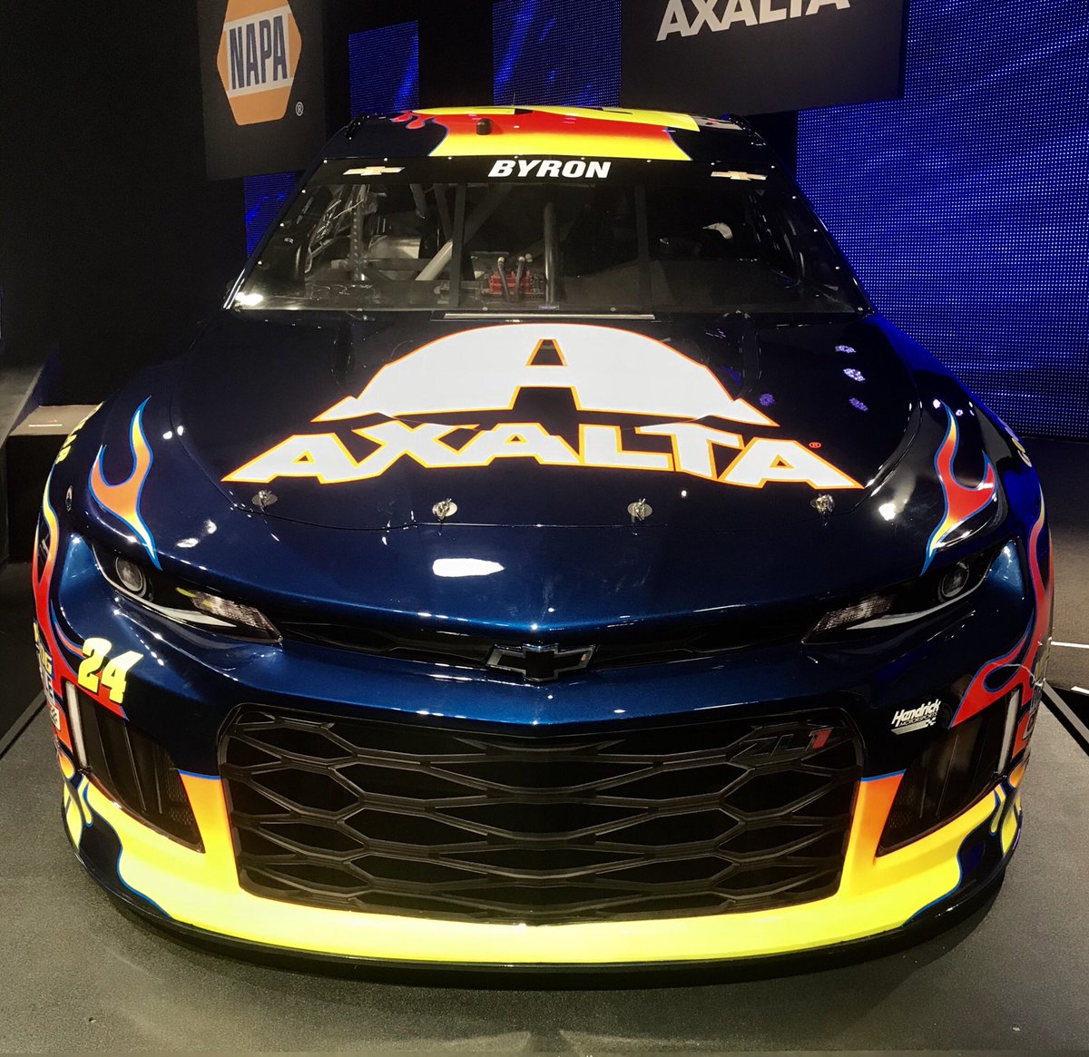NASCAR's tweet photo. A familiar look returns to the track when @WilliamByron pilots the No. 24 in 2018: https://t.co/a6yEBCITUk https://t.co/arTgouMo3Q