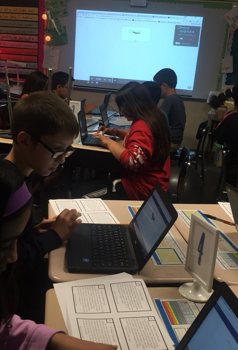 _MsPalucki's tweet photo. Students ❤️ using @ClassFlow to identify the main idea of October 🎃🍂🌽🍿 themed informational texts! 👍🏽 #CreativePoll #TextPoll https://t.co/wTWrcQ83rQ