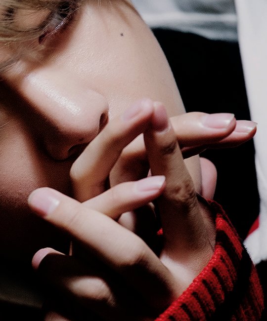 vmin_pics's tweet photo. THIS SHOULD BE ILLEGAL https://t.co/tX4YTdwImD
