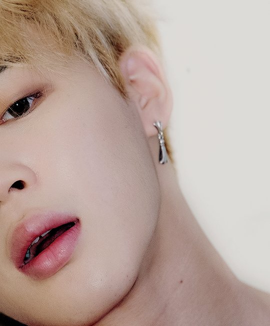vmin_pics's tweet photo. THIS SHOULD BE ILLEGAL https://t.co/tX4YTdwImD
