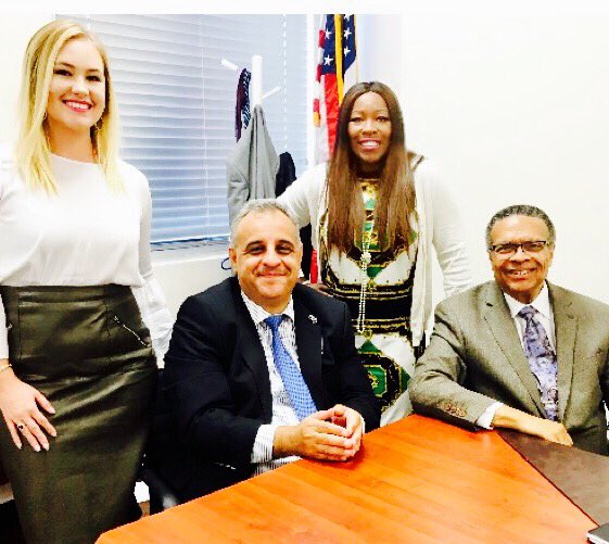 HSI_Sugarland's tweet photo. Meaningful chats with Judge Clouser. Thank you for your visit. #GettingtoKnowHarmony @hpshoustonsouth https://t.co/F6zRjB9ANQ