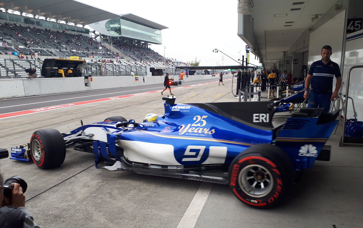 stakef1team_ks's tweet image. Green light for FP1👊 Both cars straight out of the garage to make the most of the dry track #JapaneseGP #F1