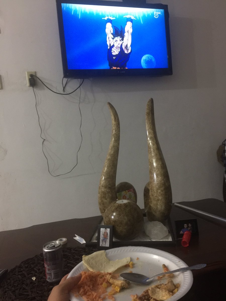 Choicalderilla's tweet photo. Como cuAndo era werkillo aún me acuerdo de esos capítulos #ElevoMiKi https://t.co/aI0HRXtAGG