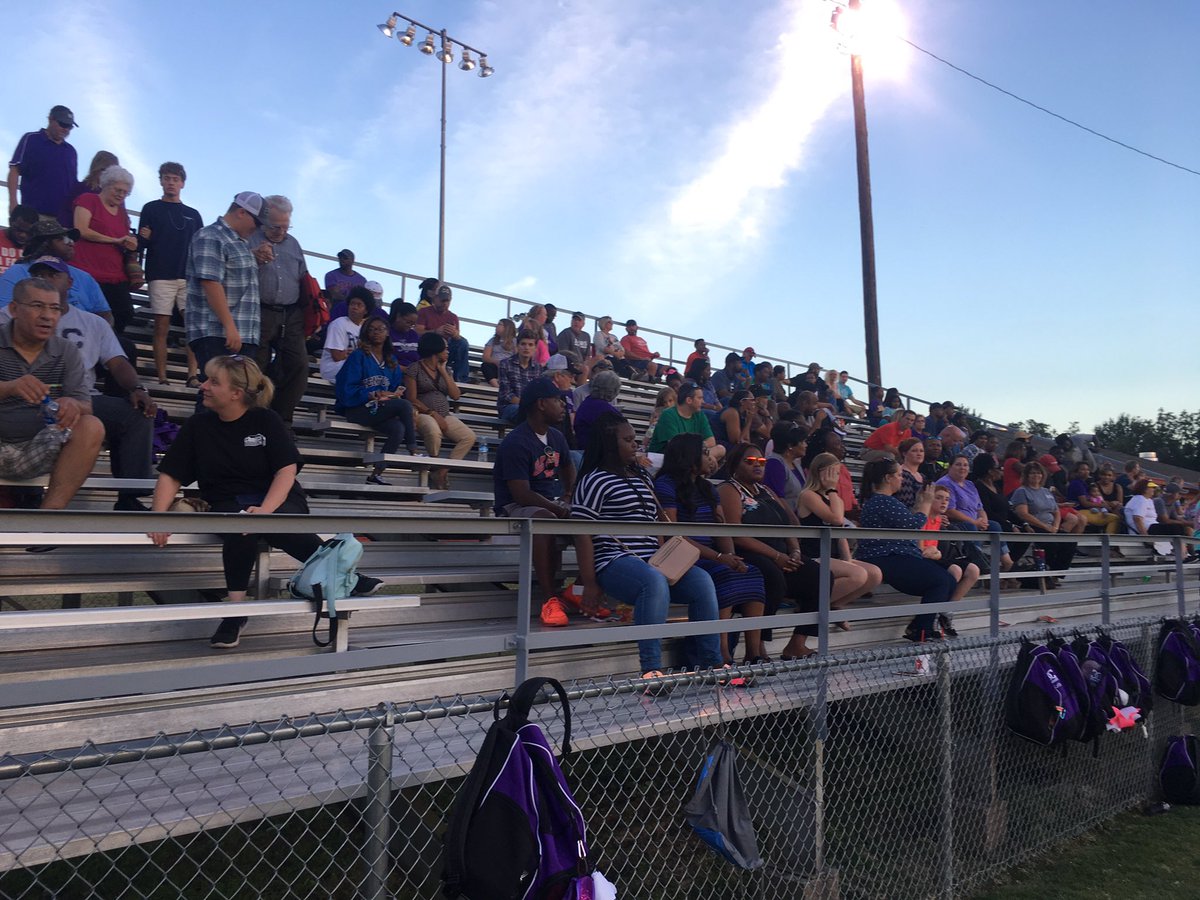 DCMSSpotlight's tweet photo. #DCMSFootball #youplayallofus #Victoryletstakeit #Undefeated8thgraders https://t.co/rLrrLqJDh7