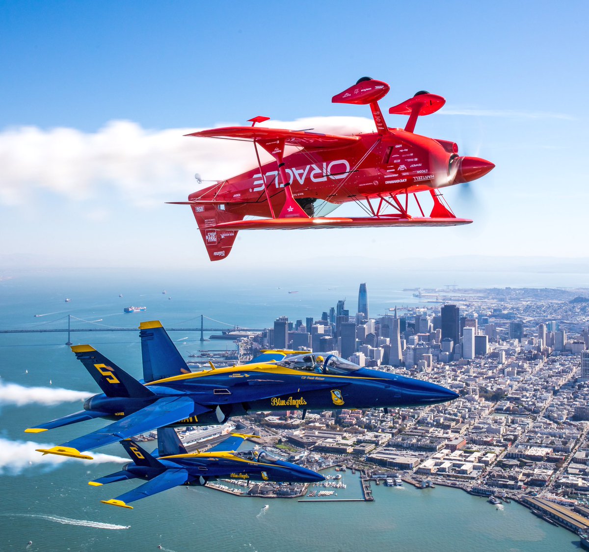 seandtucker's tweet photo. Great week in #SF with @Oracle for #oow17 - now @BlueAngels &amp; I are ready for @FleetWeekSF. Let’s rock the skies! - SDT Pic:C Mezzavilla https://t.co/5MLYczTkgf