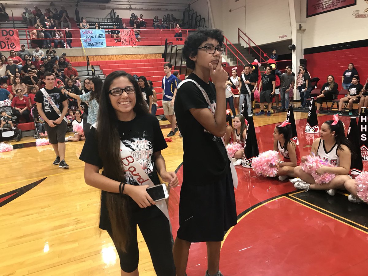 #HoCo2017 #HHS #Parade #peprally