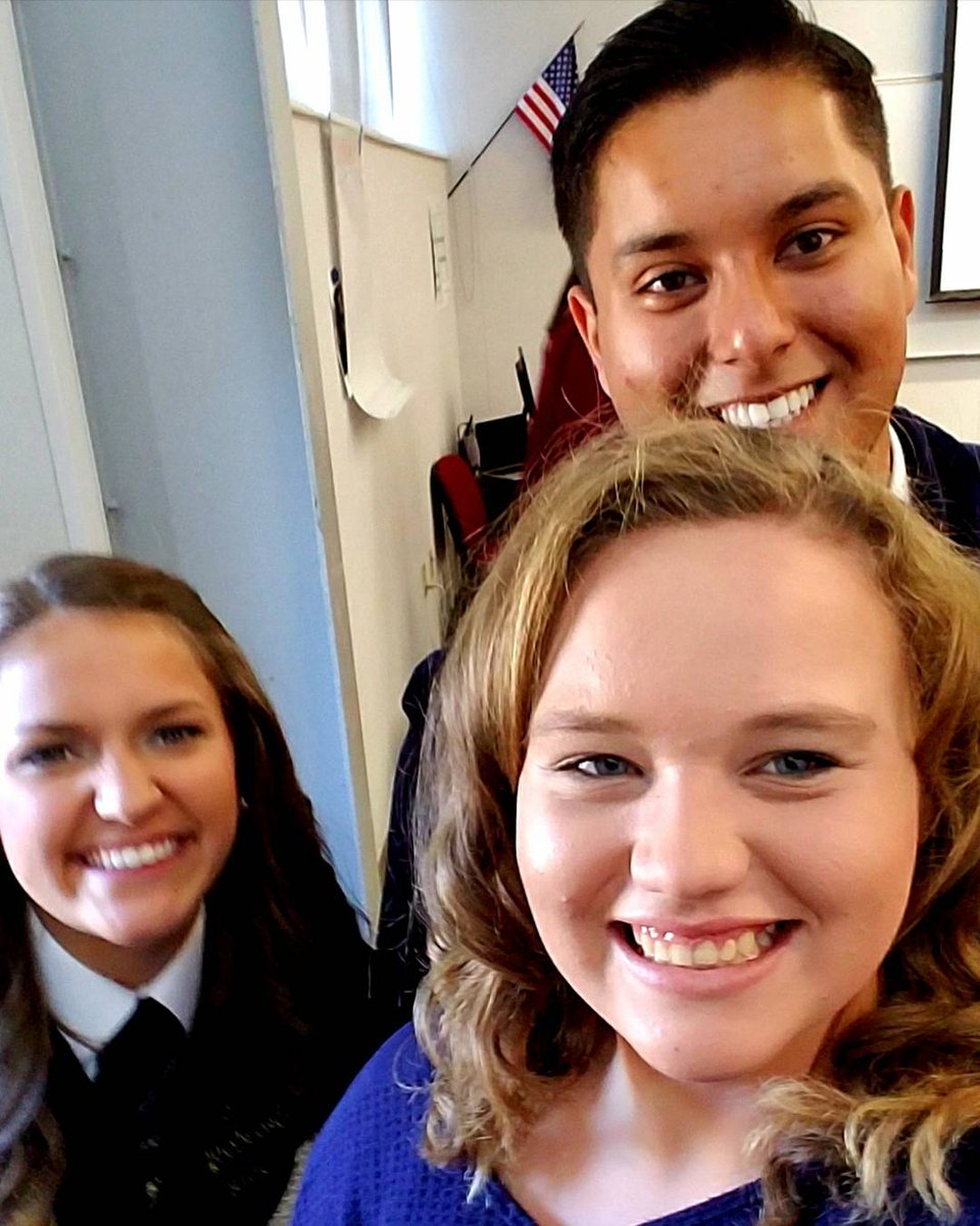 ffal0ver's tweet image. Got to meet 2 FFA State Officers today. Such an amazing experience. Thank you to Genevieve and Armando!!!! #rbffa #agvibesffatribes