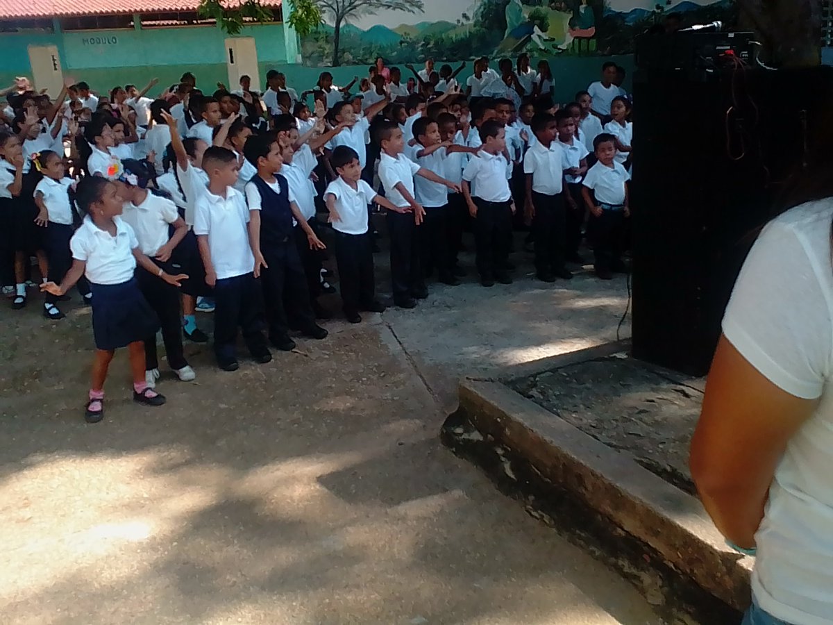 escuelafpadilla's tweet photo. Bailoterapia celebrando la semana aniversario de nuestra institución, excelente jornada!!! @HazeilMaldonado https://t.co/8mchx8ibXA
