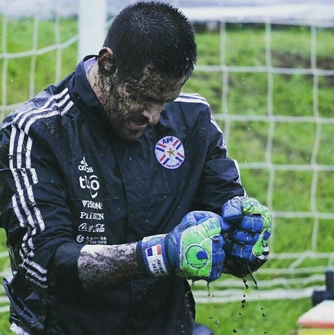Gracias por ser la muralla que mantiene viva la esperanza de 7 millones de paraguayos.
¡SOS ENORME <a href="/as_silva12/">Antony Silva</a>! 👏🇵🇾