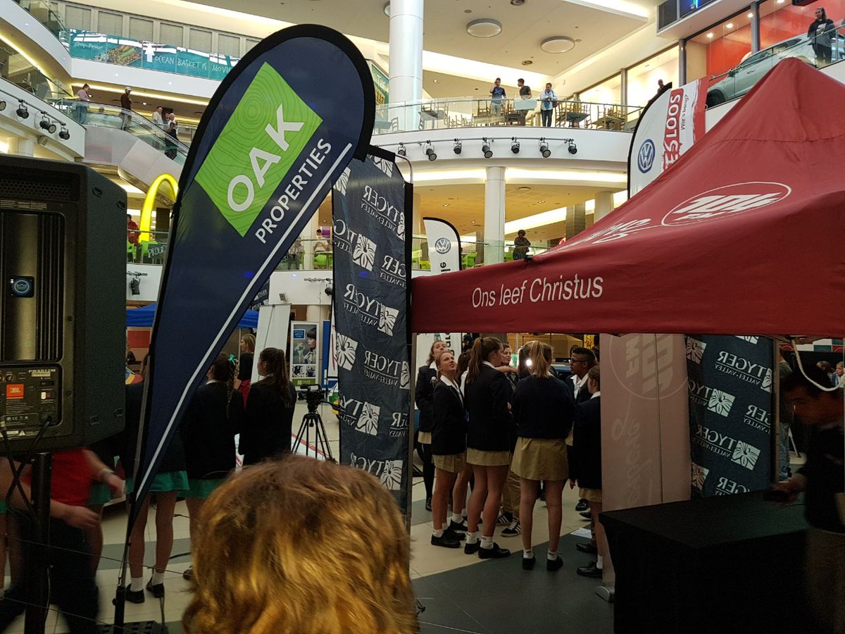 OakPropertiesWC's tweet photo. #VREESloos2017 Proud sponsor of #GEESBEKER https://t.co/zqte1HwUWs