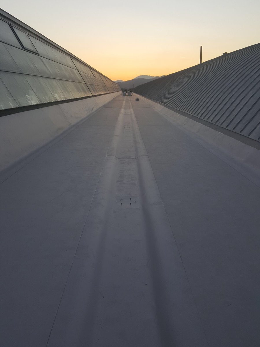 Nuevo proyecto recién comenzado, instalando #Sarnafil TG 66-18, en Centro de pedidos Mayoral, #Malaga. <a href="/SikaSpain/">Sika España</a>