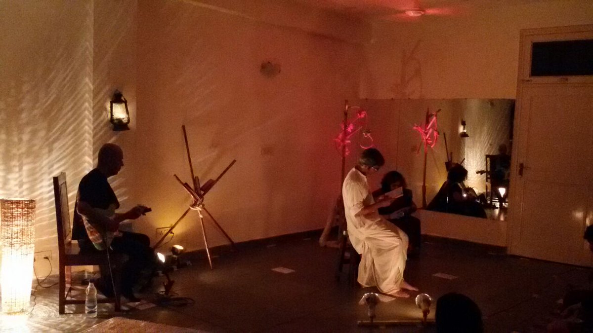 arpitayodapress's tweet photo. Last evening was magical. @BarefootSpace did a spectacular performative reading of our new fiction book with #ArjunSen of #HFT on guitar! https://t.co/g32xwmjtrR
