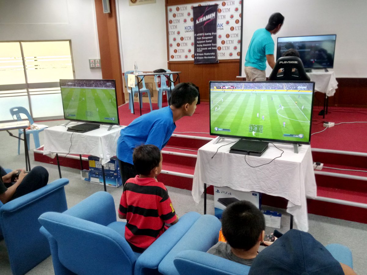 figuraktr17's tweet photo. Datang dan main PS4 hanya RM4! https://t.co/uOif7DBRA6