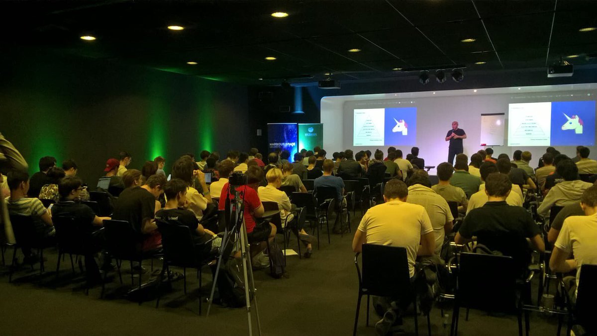 Eacondal's tweet image. Finalitzades les jornades de programació al MediaTic @Harbour_Space Second Hello #DevOps #ACMICPC #BCNtech #audiovisuals #llums #wifi