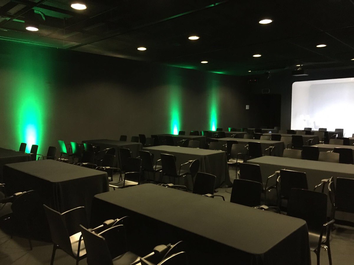 Eacondal's tweet image. Finalitzades les jornades de programació al MediaTic @Harbour_Space Second Hello #DevOps #ACMICPC #BCNtech #audiovisuals #llums #wifi