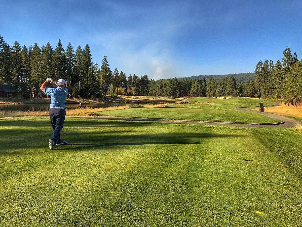 TheFallCityKid's tweet photo. Golfweek takes me to some beautiful places and beautiful people in this business. Thanks Tony Graham and Caleb Kraus for sharing the Loop! https://t.co/3o4bxA0HoQ