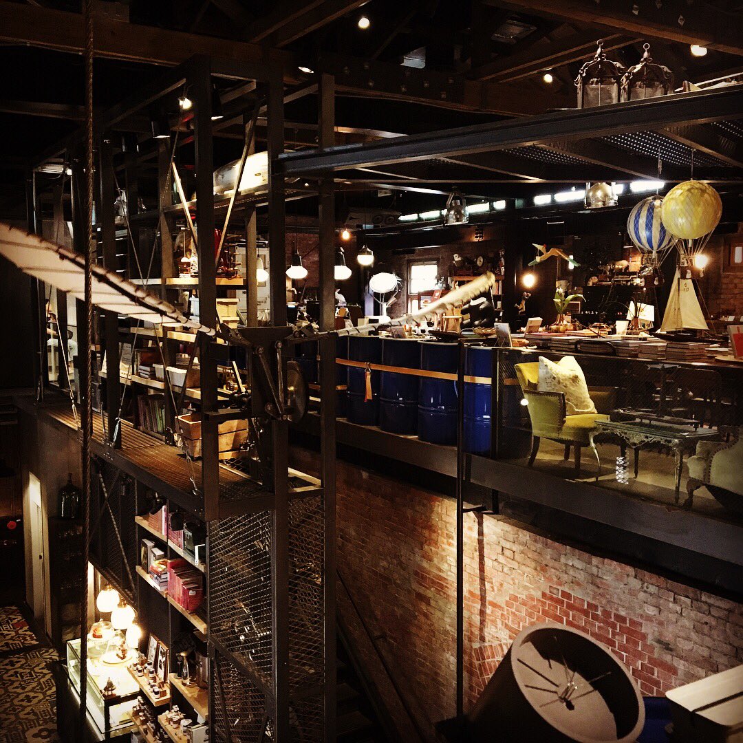 まめはな Twitter પર Vvg Thinking 台北にあるレストラン 兼雑貨屋さん兼本屋さん 二階にマスターがコレクションした本や雑貨があり 独特の雰囲気がある 一階はレストラン いろんなおしゃれ料理が楽しめる お値段は 学生がヒョイっと入るには敷居が高すぎる位