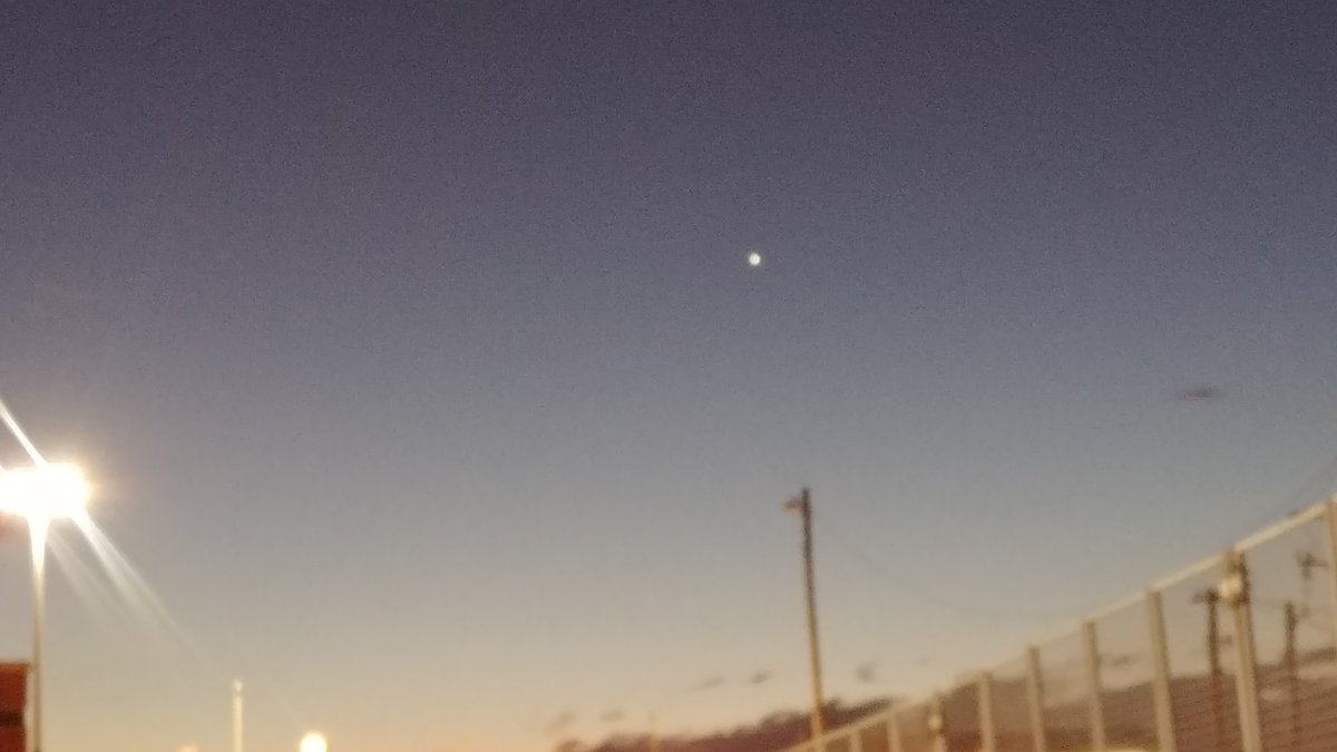 marktherblig's tweet photo. @JChurchRadio @jonrappoport Jimmy that satellite is back now in the east sky during sunrise. https://t.co/4uVEhHL2aO