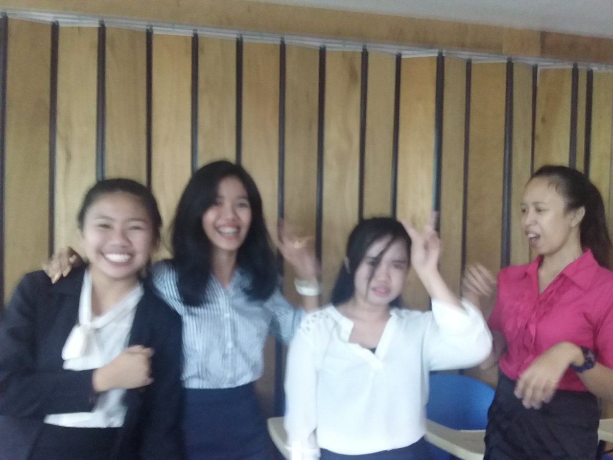theartsydmd's tweet photo. THESIS DEFENSE DONE! Kung makapagpicture kala mo walang line of 7ππ Thank you Lord!β€πͺ
@RoanGubat @paulicious06 @thenuthazelnut #MONGGI https://t.co/kVa3dufbsj