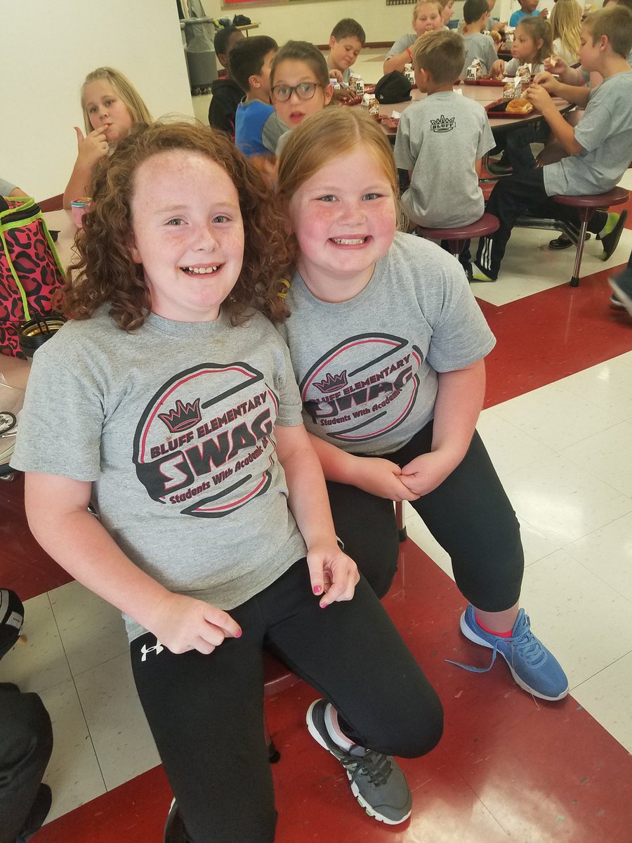 kmcooley5's tweet photo. Lots of Bluff Pride shown today!! #TeamBluff #BluffProud https://t.co/4o0Wwnn12V