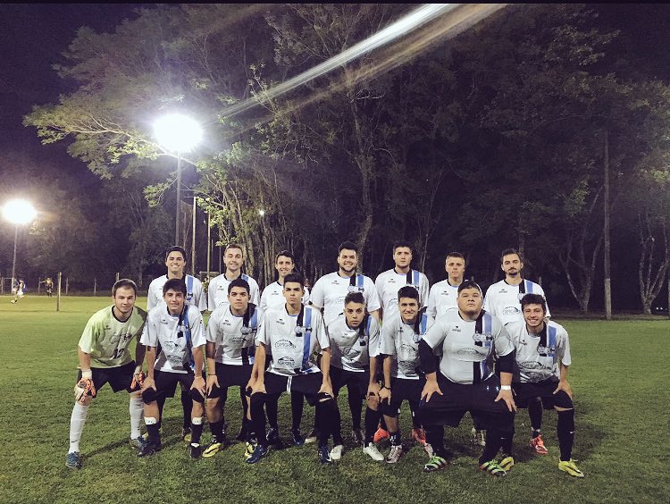 mathaguiarr_'s tweet photo. Espinhos F.C! 🌵🍺 #juvenada #abnerjuvena #juizladrão https://t.co/XbX8et8GlR