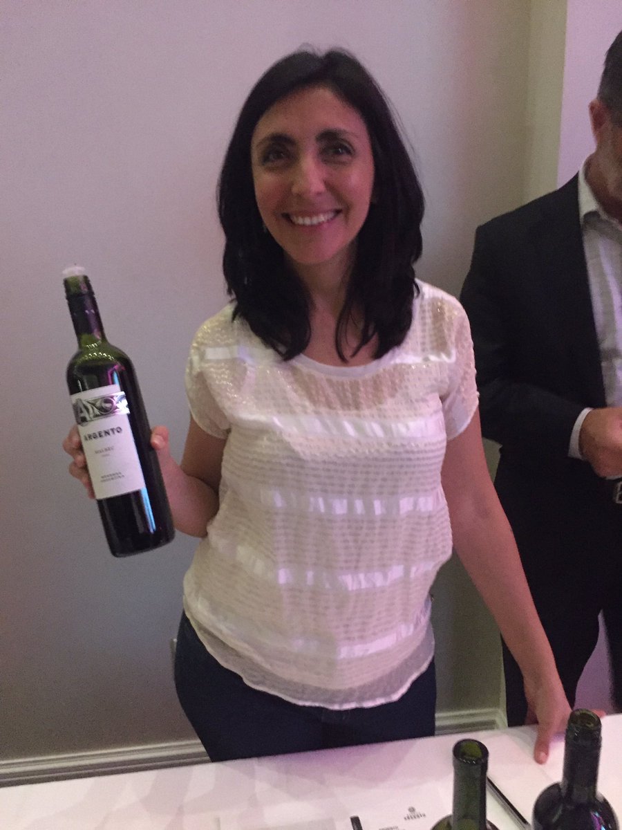 RonWilsonVan's tweet photo. Thanks to @BodegaArgento @BlastedChurch @HowlingBluff @MoraineWinery for beautiful #wine at last nights #StacktheRack for @QMUNITY 🏳️‍🌈 https://t.co/988tNanAxP
