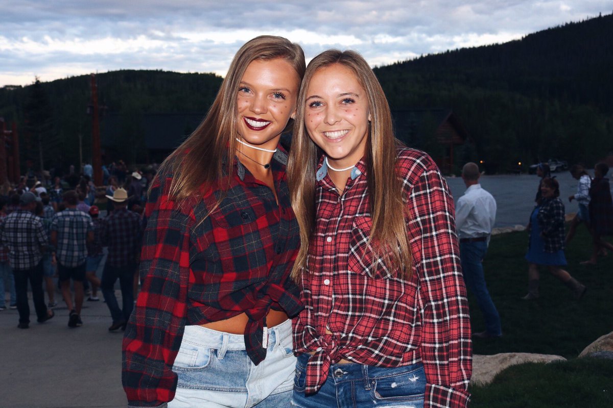 hayleyledford_'s tweet photo. Hannah-- happy happy 17th birthday!! Couldn't survive our weekly road trips to soccer w/o ya!! I luv u so much 💓💓 so thankful for u love 🤗 https://t.co/9FbVg4cLBc