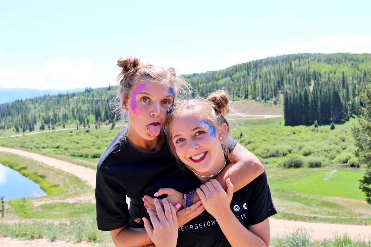 hayleyledford_'s tweet photo. Hannah-- happy happy 17th birthday!! Couldn't survive our weekly road trips to soccer w/o ya!! I luv u so much 💓💓 so thankful for u love 🤗 https://t.co/9FbVg4cLBc