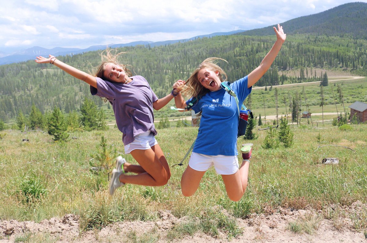 hayleyledford_'s tweet photo. Hannah-- happy happy 17th birthday!! Couldn't survive our weekly road trips to soccer w/o ya!! I luv u so much 💓💓 so thankful for u love 🤗 https://t.co/9FbVg4cLBc