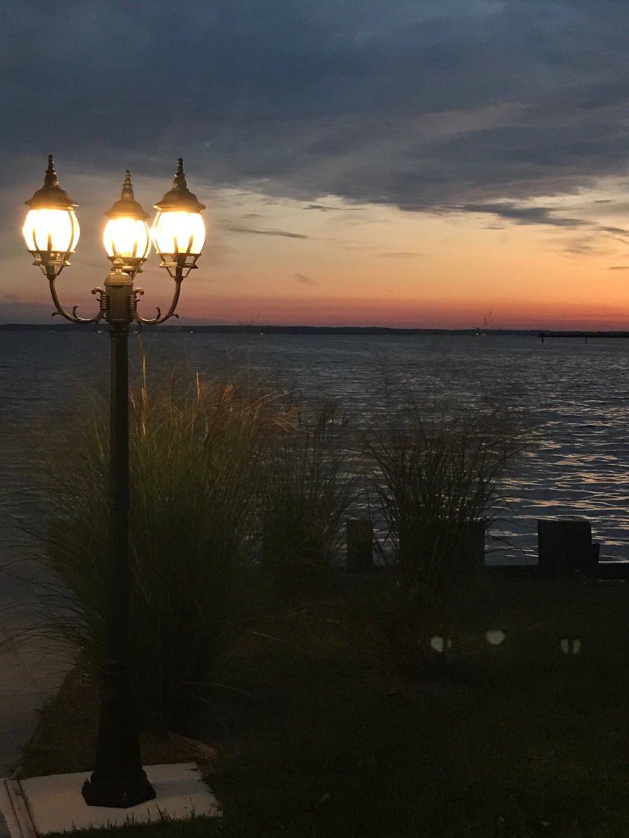 RayPereiraCBU's tweet photo. Tonight’s #sunset at the #BayfrontClub https://t.co/t9l2RKXM0F