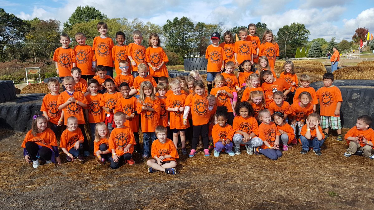 DFarantzos's tweet photo. Beautiful day for a field trip to the farm! https://t.co/GUCkhDOD7T