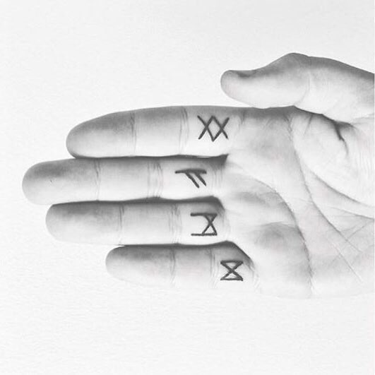 samsmithfeed's tweet photo. EVERYONE PRAYS IN THE END. TOMORROW. || @samsmithworld https://t.co/iop7BoQicY