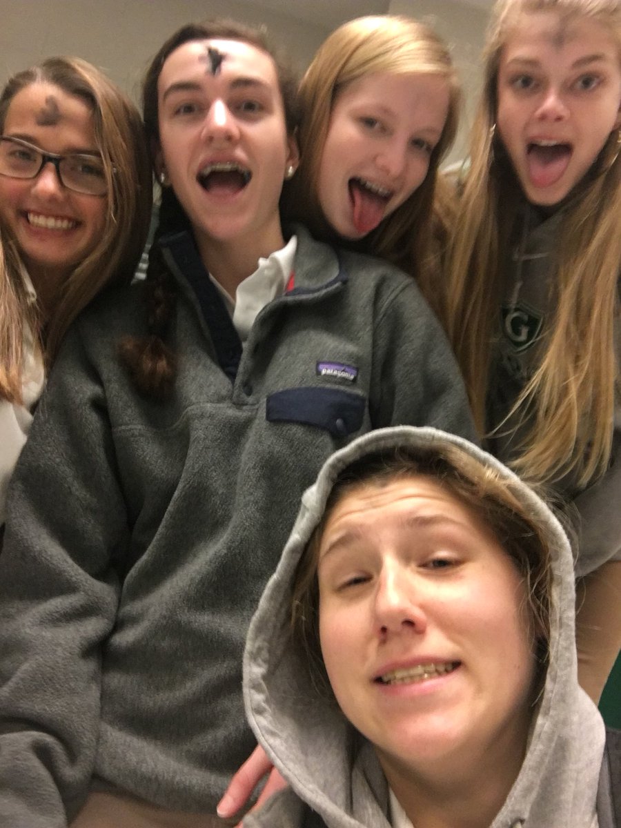 esalmon23's tweet photo. Happy happy birthday @kimel_caroline !!! Glad we get to survive magistras class together again!! https://t.co/lJW1NSc1l7