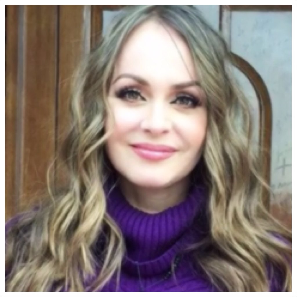 mayrianahogaza's tweet photo. @SBT_Novelas @SBTonline Já estamos com saudade de ver @gabyspanic na grade do SBT! Estréiem inéditas para nós 💕! https://t.co/zq3xebJ90t