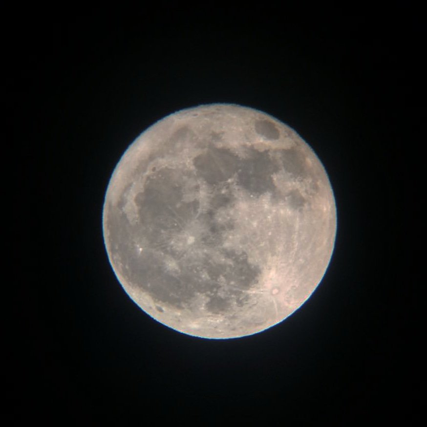 fabianjimz's tweet photo. Confirmo que no es una tortilla, I check it once, then i check it twice.... 👌🌚 #moonhunting #Night #telescope https://t.co/KBJrmRY8a4