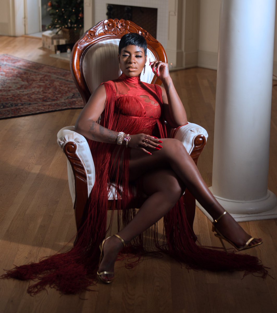 TasiasWord's tweet photo. It's officially #ChristmasAfterMidnight ... 🕰 I hope this album brings you joy for years to come. Get it now! https://t.co/xHCDey558R https://t.co/paEZx1bFec
