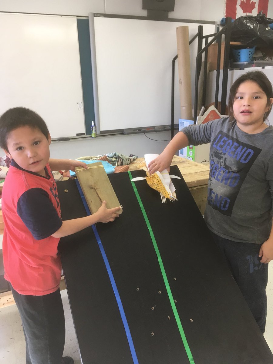 tinkercoup's tweet photo. Robots and race cars!  It’s was a great start to this years #tinkerlab #MakerSpace @ConnaughtNB @LskySD https://t.co/YHxAIiUlJM