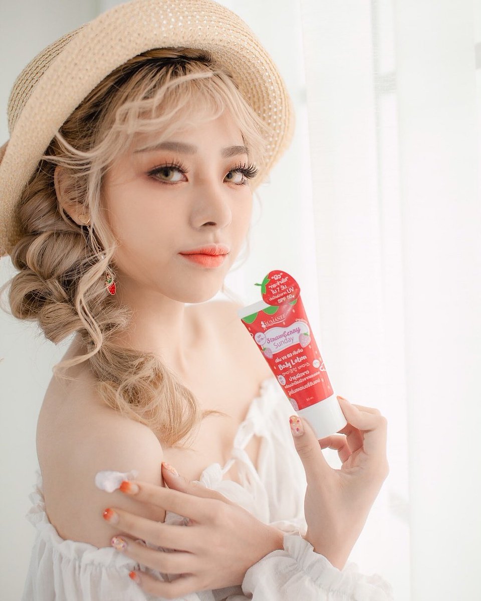aura_omg's tweet photo. #คือดี โลชั่นกันแดดสุมณี
🌞 1 หลอด = สตอเบอรี่ 10 ลูก 🍓
#อะไรดีก็บอกว่าดี #HowtoPerfect #รีวิวเซเว่น #ใช้ดีบอกต่อ #sumanee #sumaneecream https://t.co/F2fKlh7oio