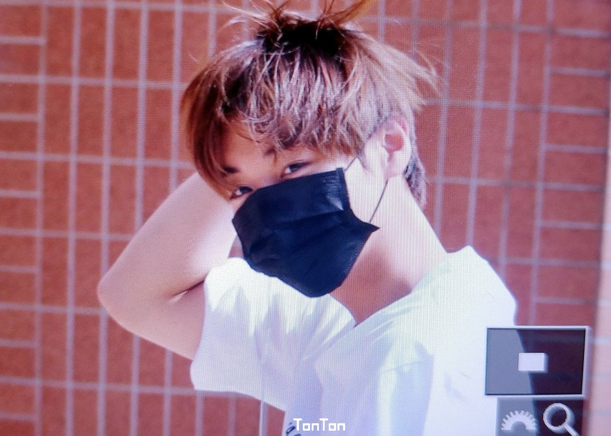 TonTon_WannaOne's tweet photo. 171006 출근😇

#박지훈 #지훈 #워너원 #WANNAONE #WANNA_ONE 
@WannaOne_twt https://t.co/XH3ZBYuoKI