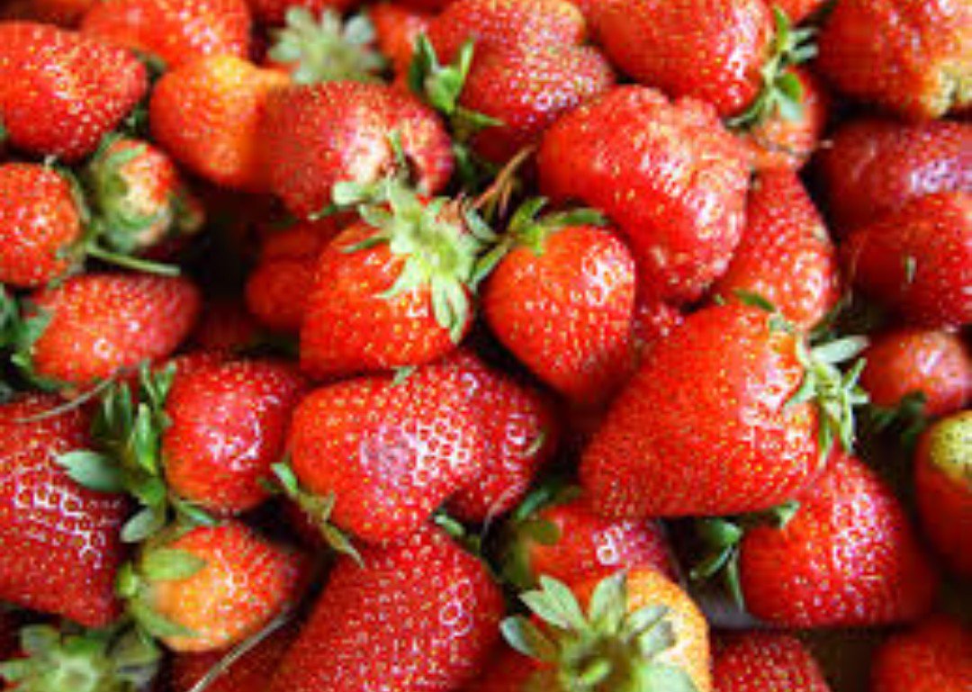BiSmArCkDaViS's tweet photo. #HealthyLiving
#STRAWBERRIES
•Combat #Cancer
•Protect your #heart
•Boost memory
•#Calmstress
https://t.co/aYfdnf8NjL https://t.co/rWosli1zzp