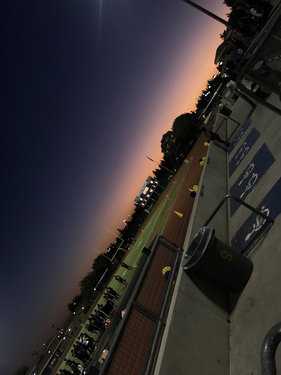 baza124's tweet photo. Gosh I should really become a photographer jk lmao #butthatsunsetthough https://t.co/RSq5gjmiIO