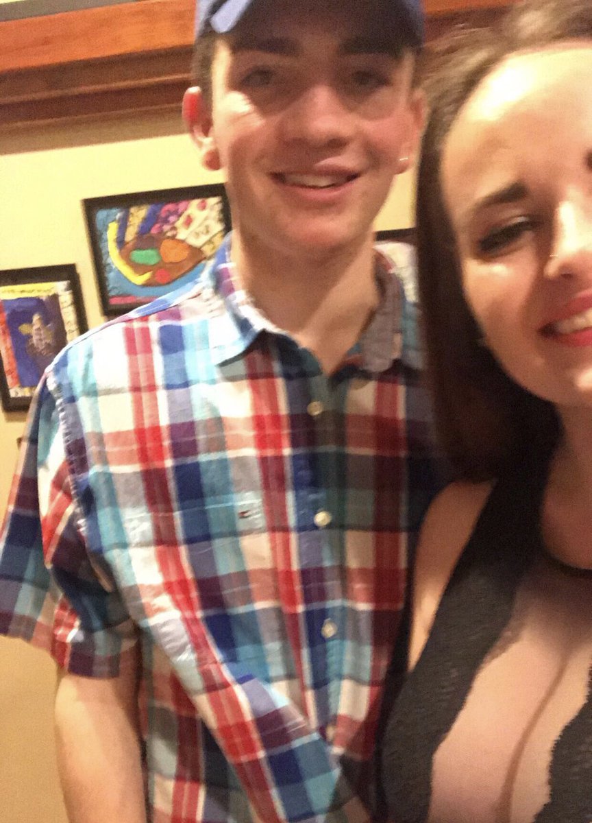S_Montyy's tweet photo. @Ryne1111 happy birthday rynee! hope you partied hard! miss ya🎉🖤😛 https://t.co/DazKNv06cb