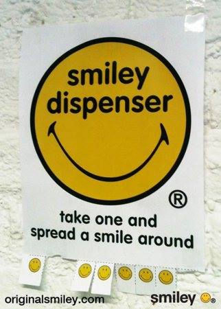 confident_queen's tweet photo. Woohoo it's #WorldSmileDay have a smile from me, take one & pass it on. May the smile be with you. #GetKentSmiling #gravesend #kent Pls rt https://t.co/xxCNEMp0sr