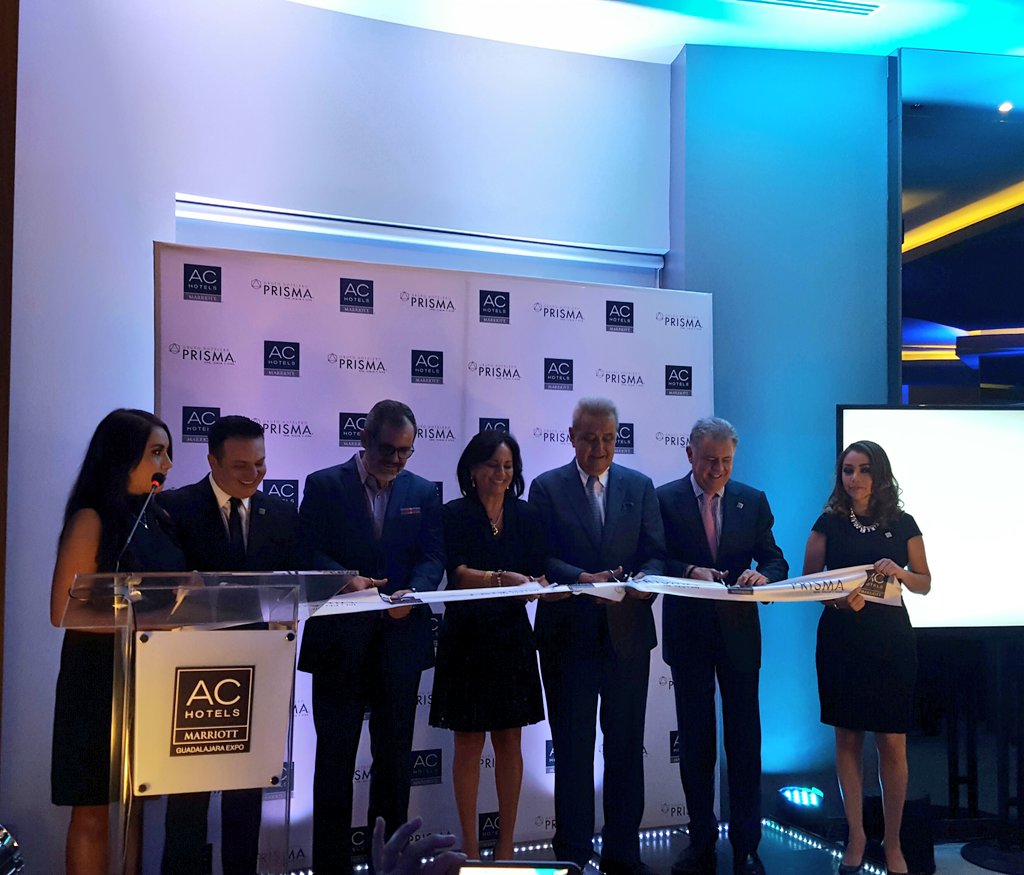 karlamroman's tweet photo. Así la inauguración del hotel  @ACGuadalajaraMX de @GHPrisma; cuenta con 180 habitaciones y es el único en #Guadalajara en forma circular https://t.co/hVCo3fK5MQ
