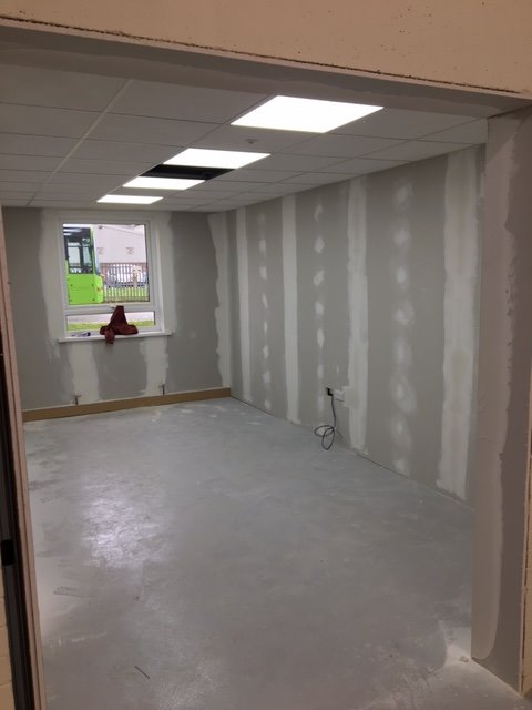 WheatleyPlastic's tweet photo. Conference room and comms office really coming together in our new facility. Exciting times! #ukmanufacturing #growth #vision https://t.co/szfsYU2LtI